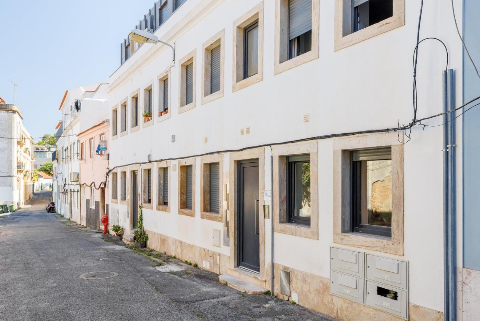 Appartamento Guestready - Minimalist Studio In Downtown Lisbona Esterno foto