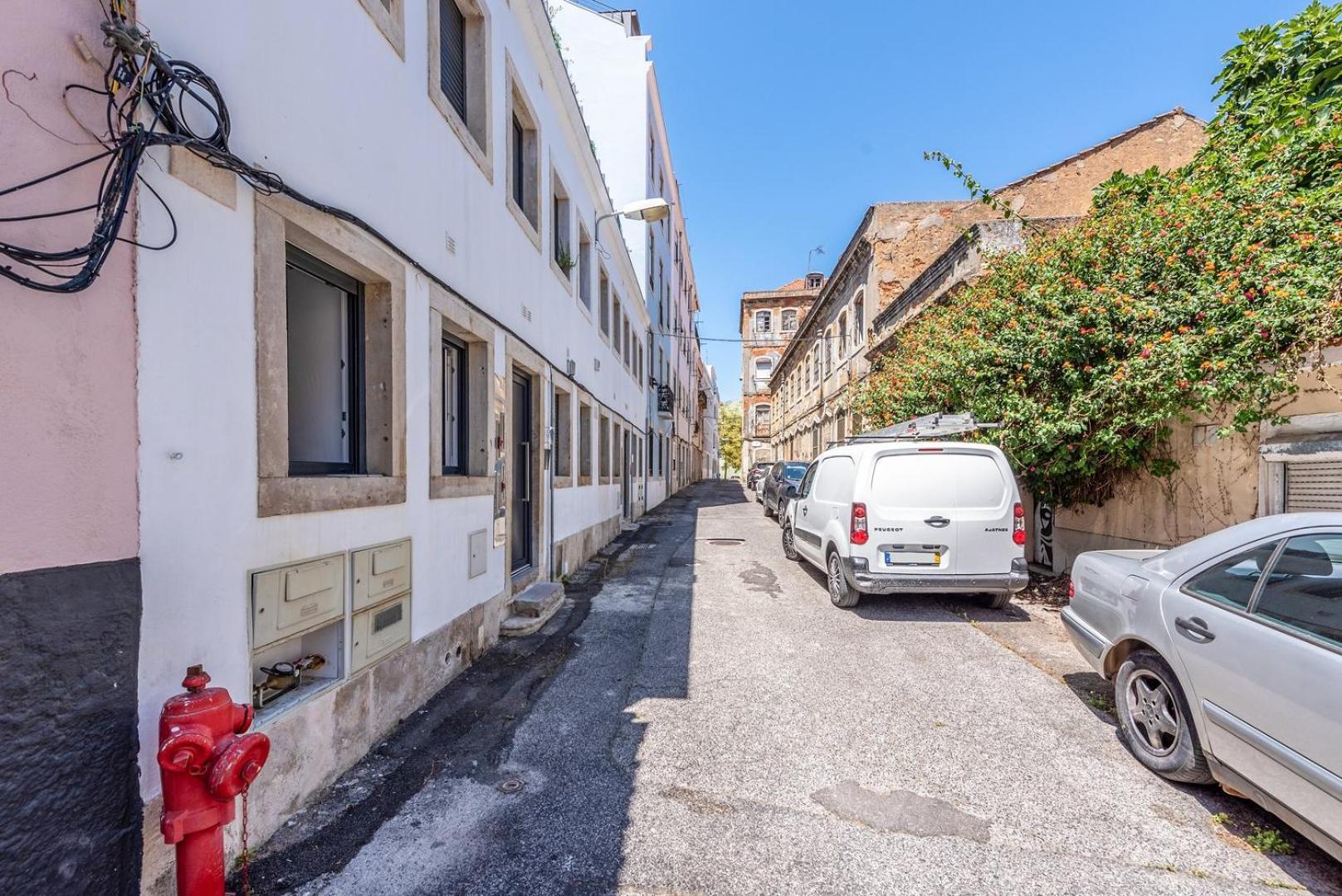 Appartamento Guestready - Minimalist Studio In Downtown Lisbona Esterno foto